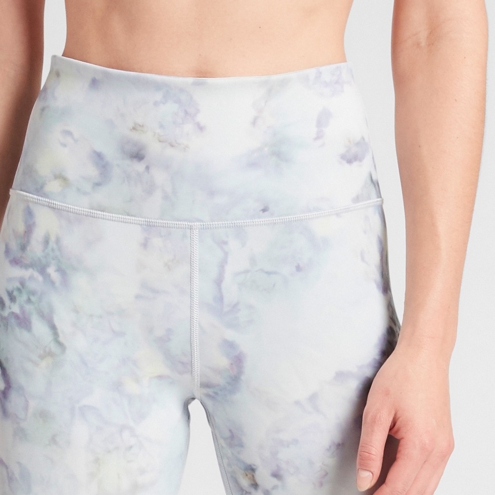 Athleta 7/8 Elation Snow Dye - XS